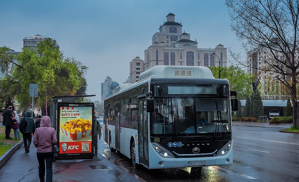 Самая роскошная модель! Электрический автобус длиной 18м Yutong поставлены партией в Казахстан!