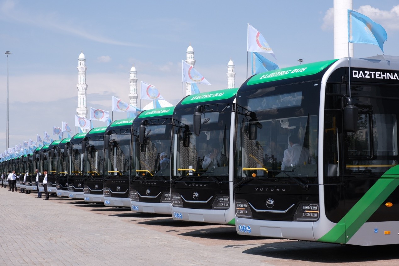 Самая роскошная модель! Электрический автобус длиной 18м Yutong поставлены партией в Казахстан!