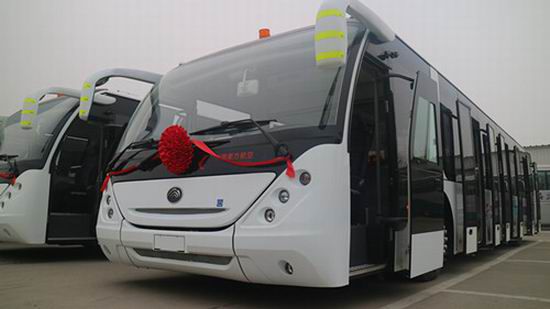 Yutong снова передал Китайской восточной авиакомпании 19 перронных автобусов аэропорта　